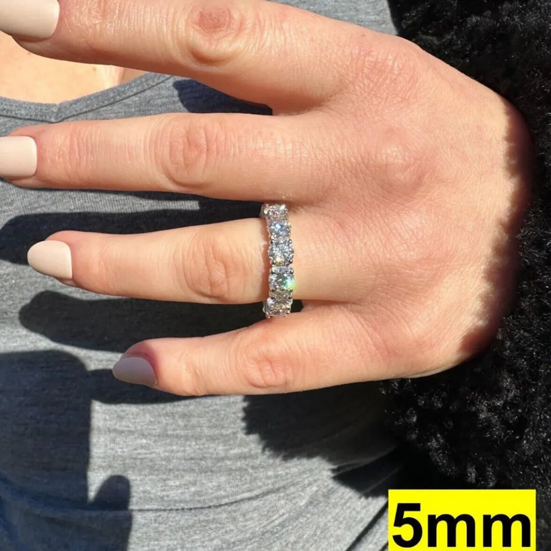 /public/photos/live/Moissanite Eternity Band-1066 (3).webp